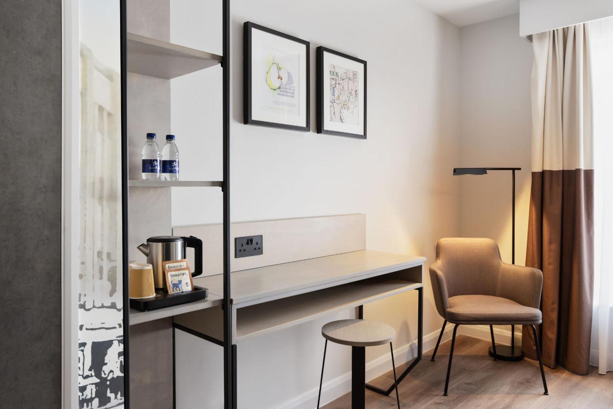 Spark By Hilton London Romford Extérieur photo