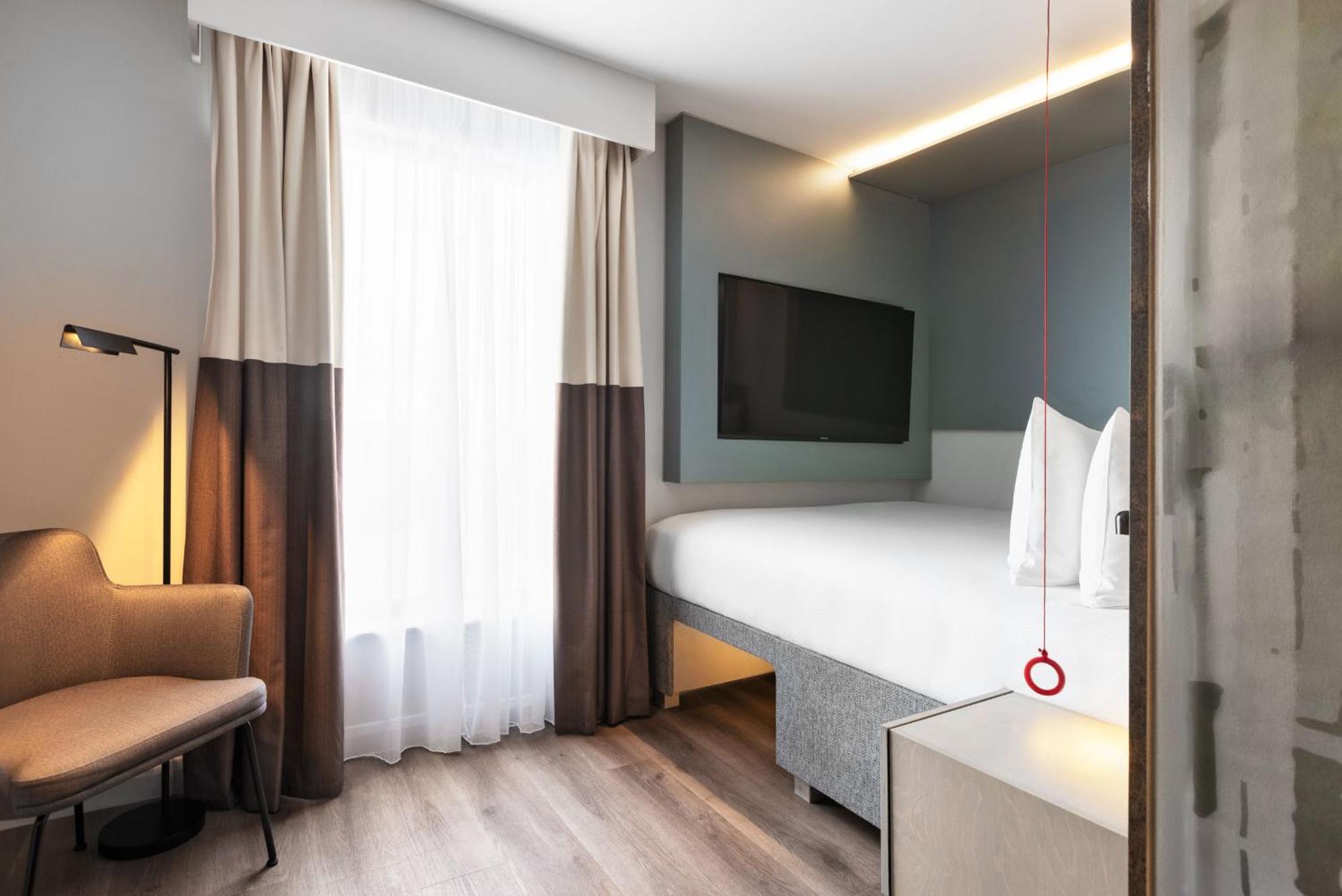 Spark By Hilton London Romford Extérieur photo