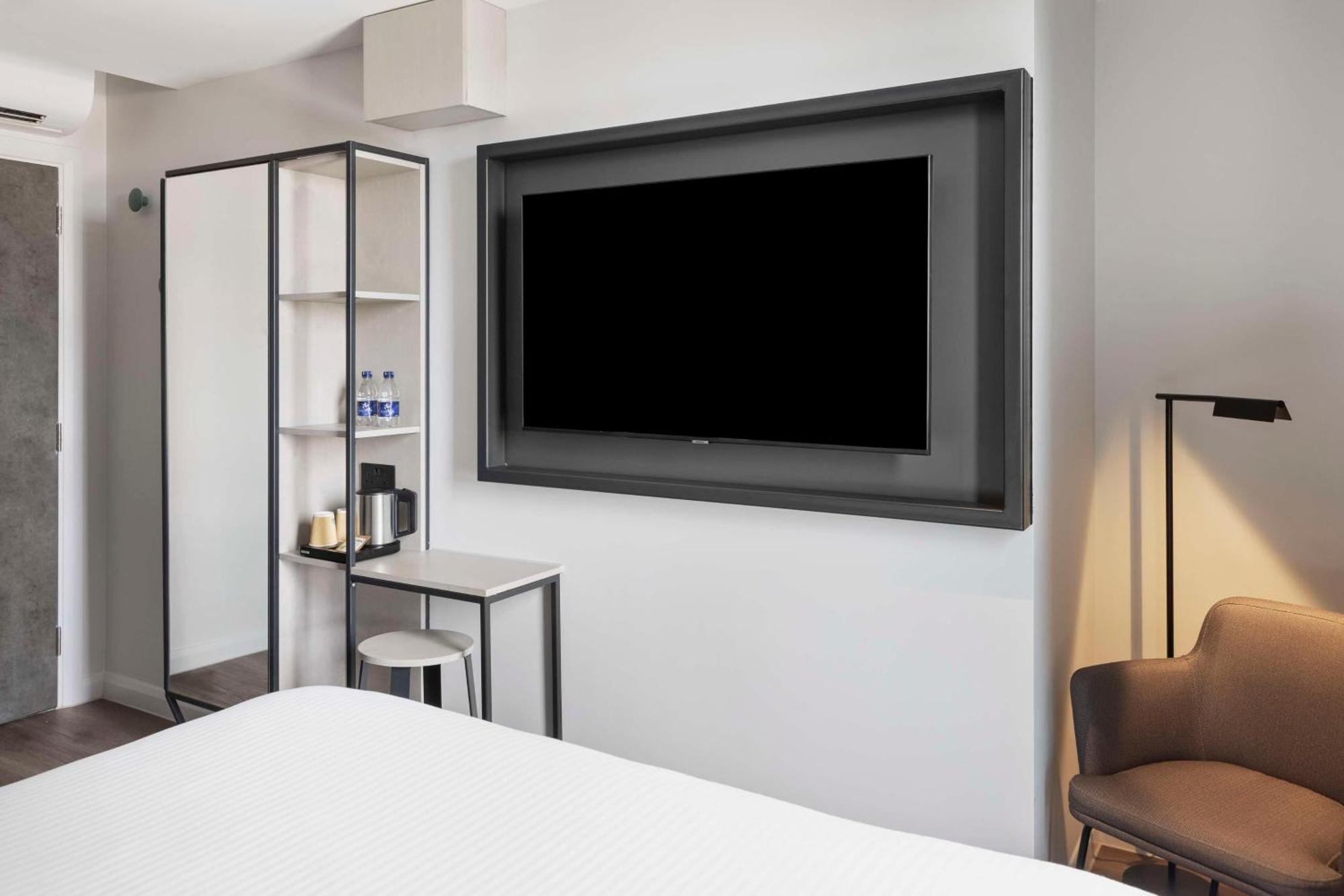 Spark By Hilton London Romford Extérieur photo