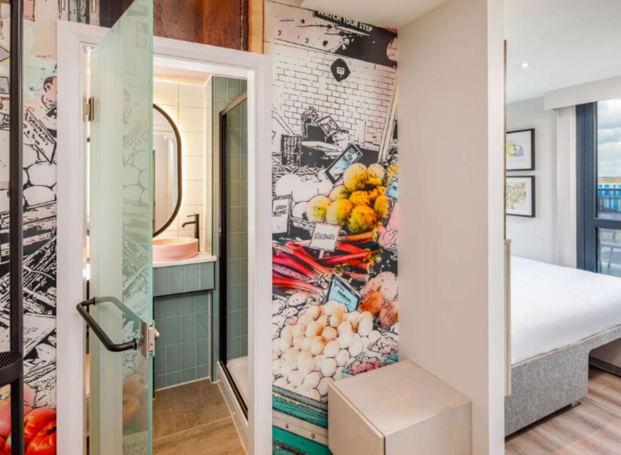 Spark By Hilton London Romford Extérieur photo