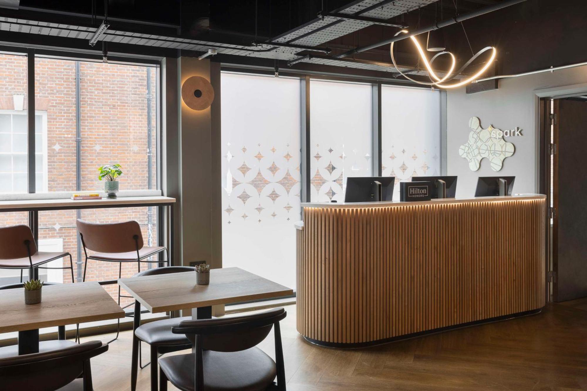 Spark By Hilton London Romford Extérieur photo