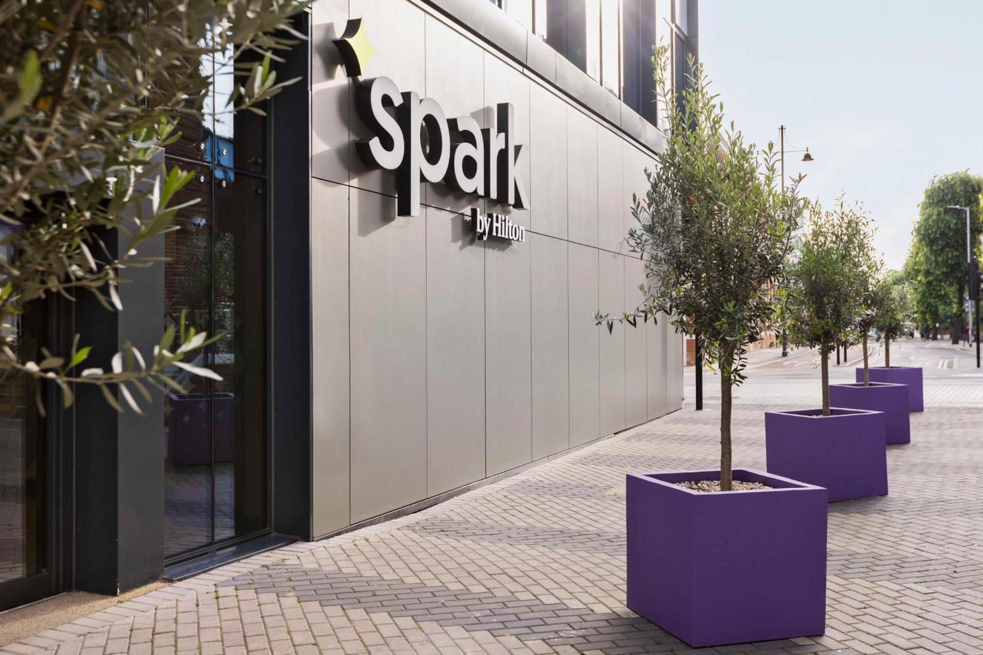 Spark By Hilton London Romford Extérieur photo